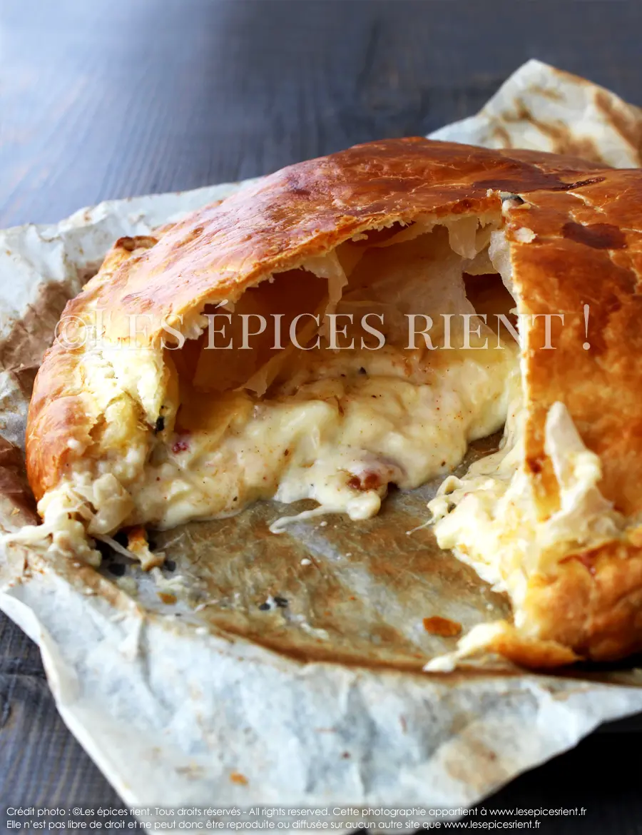 Tourte feuilletée croustillante au Reblochon fermier