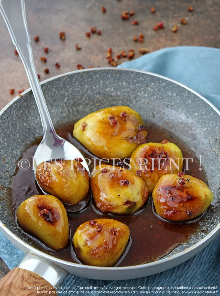 Figues rôties, caramélisées au miel et baies de Sichuan : rapide et délicieux !