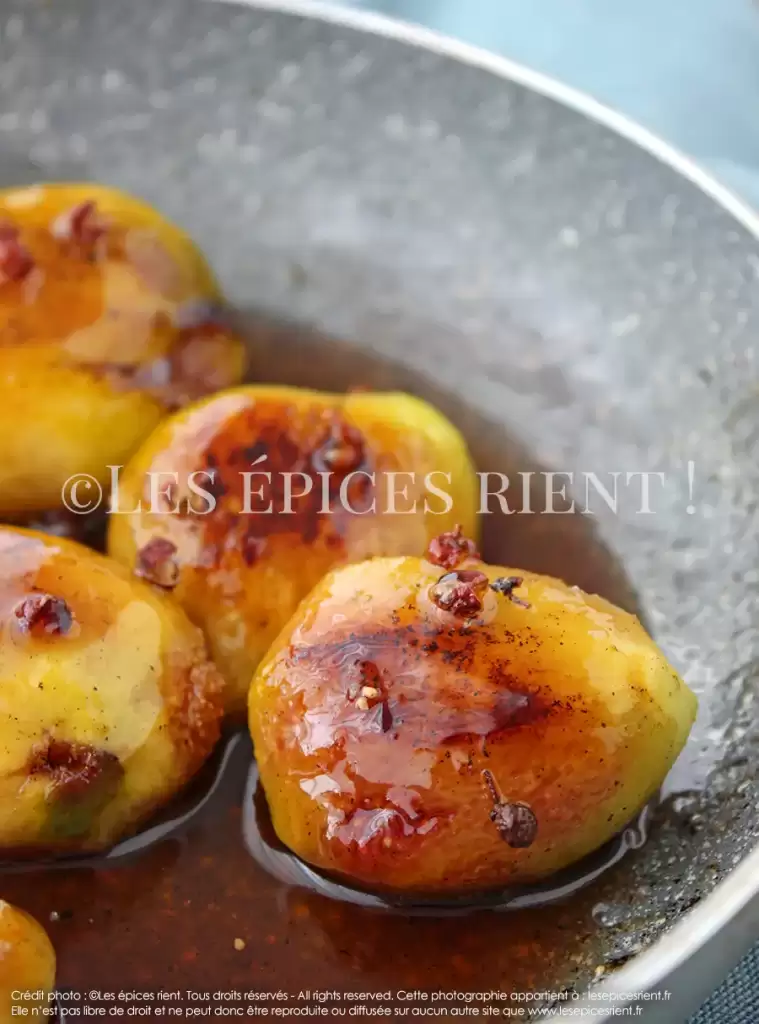 Figues rôties caramélisées à la poêle, au miel et Sichuan